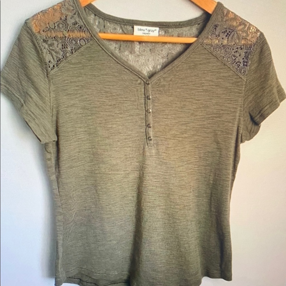 Blue Spice Olive Lace Accent Women's Top